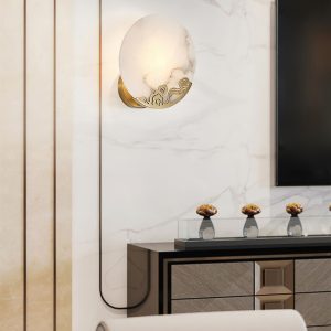 Ando - Nowoczesna lampa ścienna Alabaster — mosiądz i biel