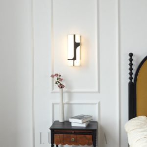 Ariel - Lampa ścienna Alabaster – mosiężna, nowoczesna