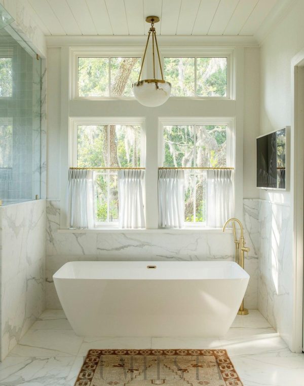 Istarna - lampa wisząca półokrągła z alabastru i metalu