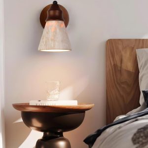 Kinkiet stożkowy z trawertynu beżowy 11 x 15 cm nastrojowy