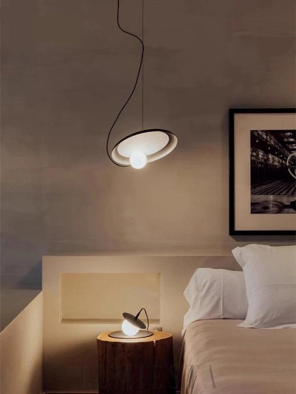 Lampa wisząca o nowoczesnym designie z regulacją wysokości