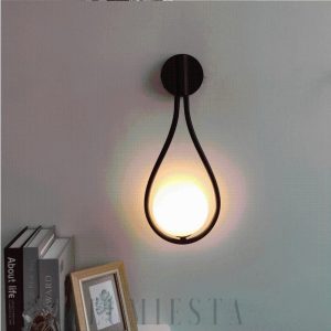 Pelota - kinkiet ścienny w stylu nordyckim z kulą szklaną