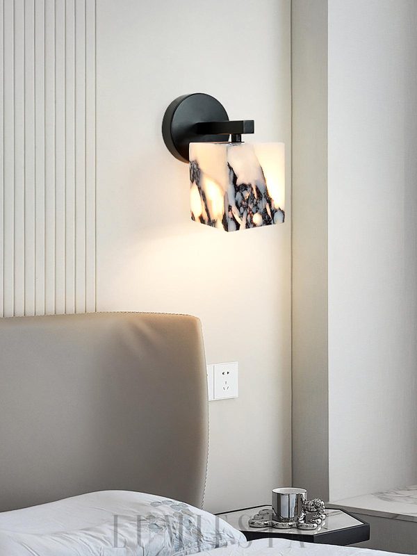 Marmurowa elegancka lampa ścienna kostka 8x13cm Biały Ciepła