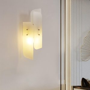 Elegancka mosiężna lampa ścienna Alabaster Megalith