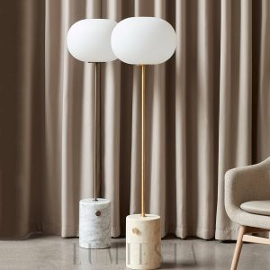 Choyu - Podłogowa z kulistym kloszem — złota lub czarna