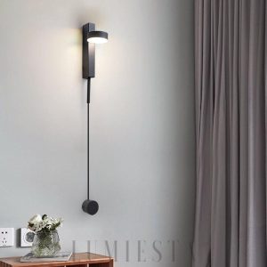 Nowoczesna złota lampa ścienna z regulacją