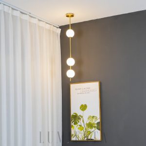 Elegancka lampa wisząca Vertical Balls, mosiądz/szkło, 3/4/5