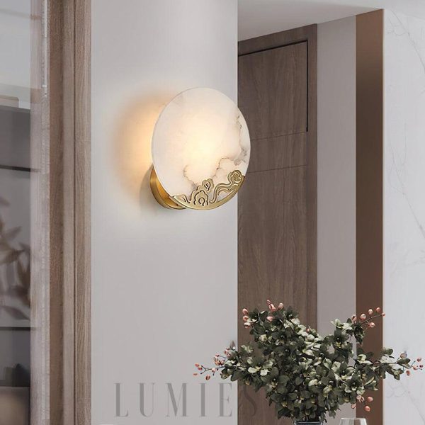 Ando - Nowoczesna lampa ścienna Alabaster — mosiądz i biel