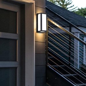 Nowoczesna lampa ścienna w kształcie prostokąta do ogrodu