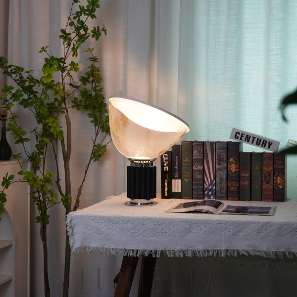 Taccia - Elegancka lampa stołowa z przezroczystym kloszem