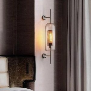 Lampa ścienna w stylu skandynawskim z kloszem szklanym