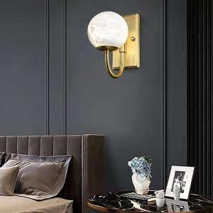 Fuji - Stylowa alabastrowa kula – złoto-biała lampa ścienna