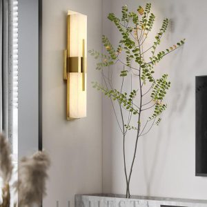 Nowoczesna lampa ścienna alabastrowa w kształcie sześcianu