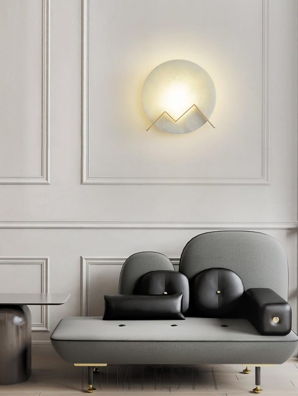 Shasta - Elegancka lampa ścienna Alabaster — mosiądz i biel