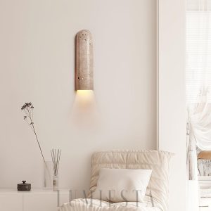 Minimalistyczny kinkiet Lina z trawertynu beżowy 10x35 cm