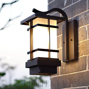 wm_8031185392649269795.jpg Lampa ścienna Madison w stylu latarni z dekoracyjną kratką