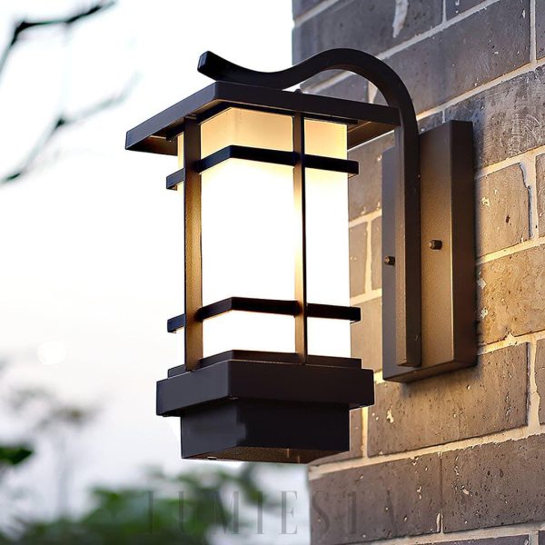 wm_8031185392649269795.jpg Lampa ścienna Madison w stylu latarni z dekoracyjną kratką