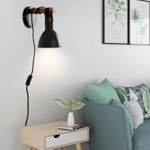 Nowoczesna lampa ścienna czarna z regulowanym kloszem