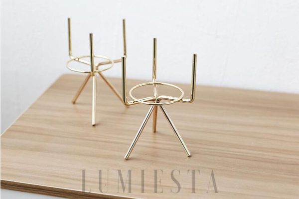 Eleganckie potrójne stojaki na doniczki — biało-złote