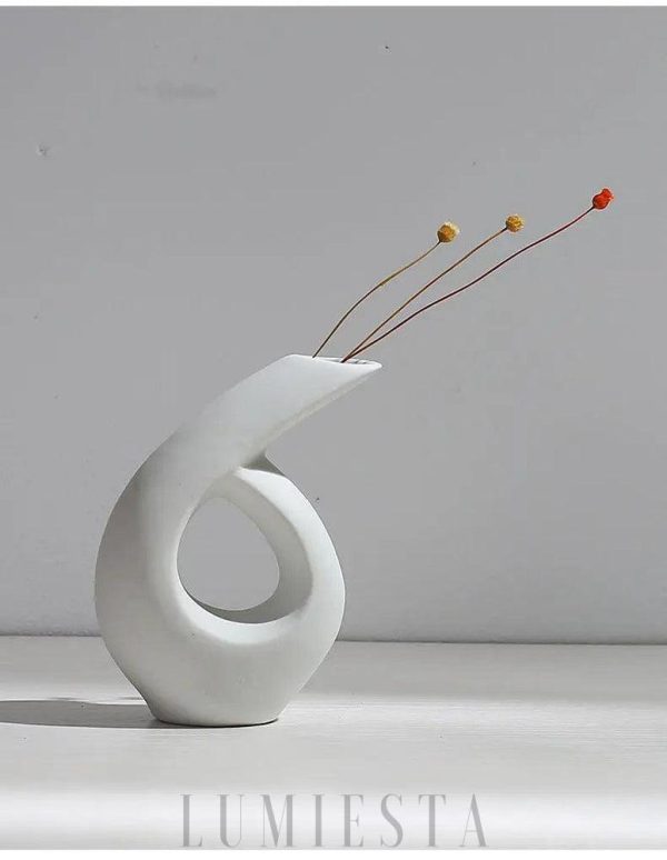 Elegancki biały ceramiczny wazon 12–14 cm